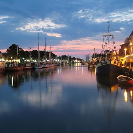 Doppelzimmer Dinner, Direkt Am Alten Strom Rostock Bagian luar foto